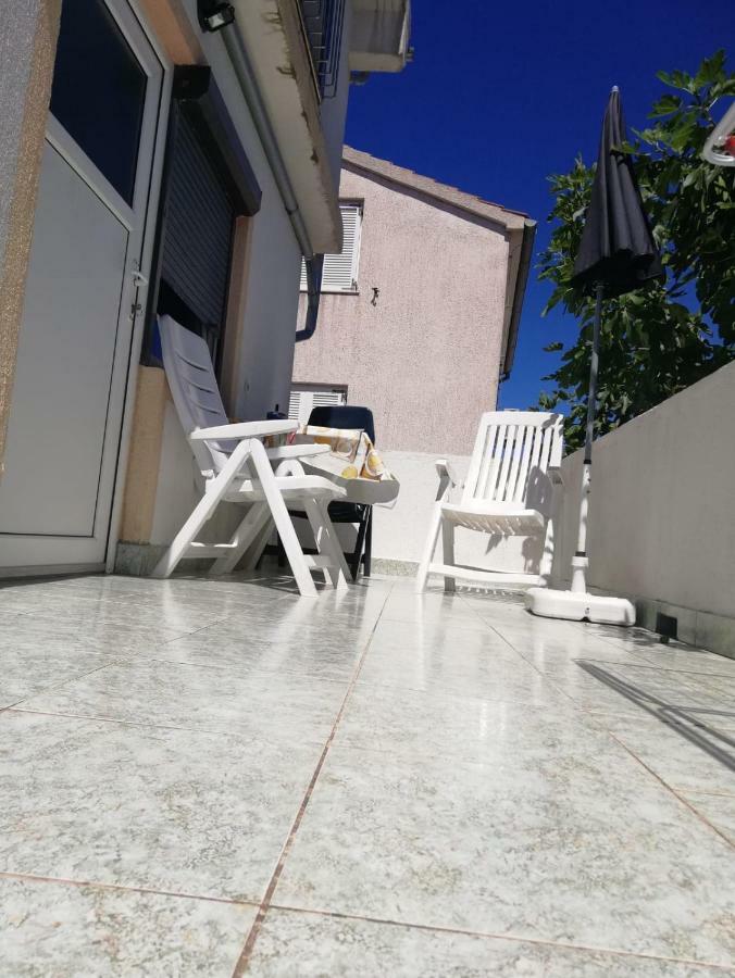 Apartmani Kovacic Murter Exterior photo